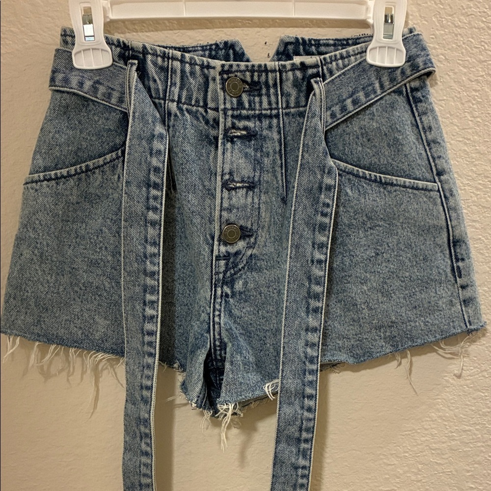 girlfriend collective Light Blue Button-Front Denim Shorts with Tie